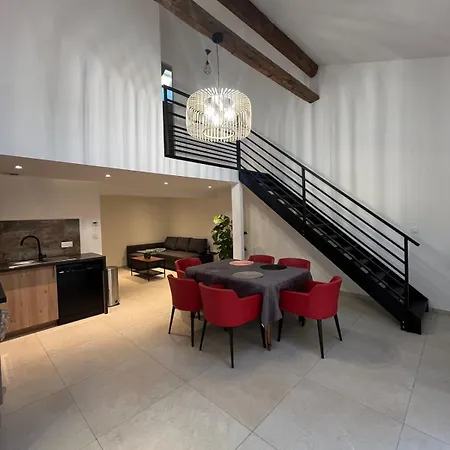 Apartment La Vie Est Pleine De Surprises *